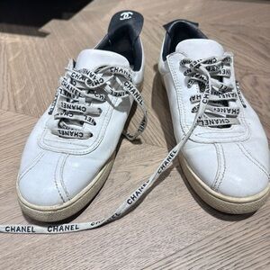 CHANEL White Leather Low-Top Sneakers with Branded Laces